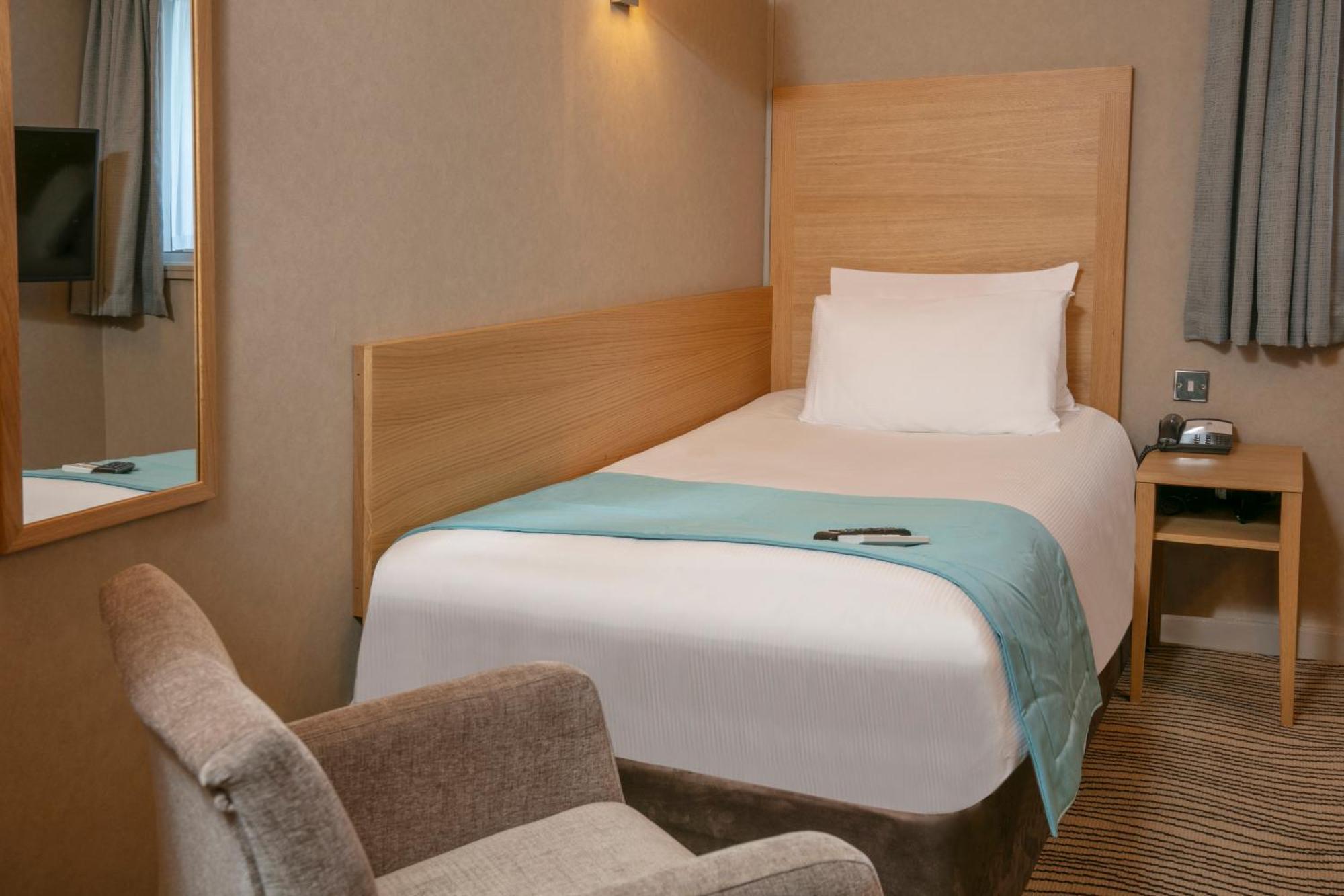 Best Western Heath Court Hotel Ньюмаркет Экстерьер фото