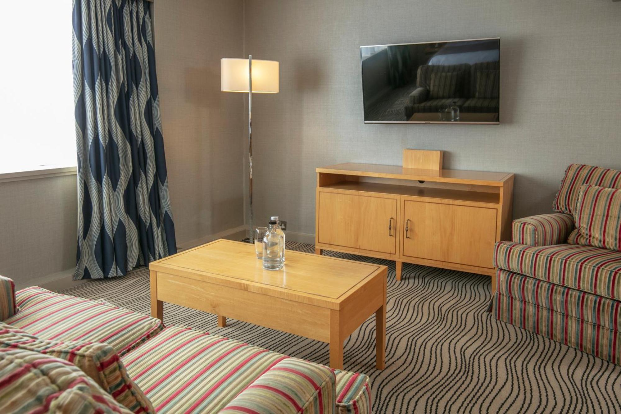 Best Western Heath Court Hotel Ньюмаркет Экстерьер фото